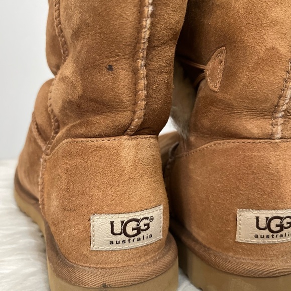 UGG Bailey Button - Picture 6 of 8